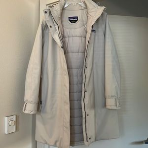 Patagonia Stormdrift Parka, Women’s size Large, color Pelican, great condition!
